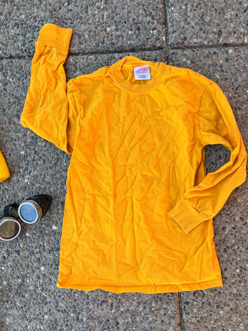 Kids Minion Costume 4 Pieces: Yellow Shirt, Oshkosh Overalls-Sz 6, Hat & Goggles - Picture 3 of 9